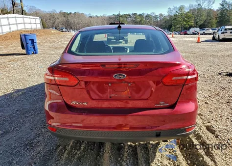 2016 Ford Focus Se z USA, uszkodzony, nr VIN 1FADP3F21GL263653